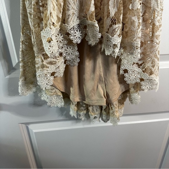 Saints + Secrets Nude Lace High Low Dress Women’s Small NWT Cocktail Bridal - Picture 7 of 15